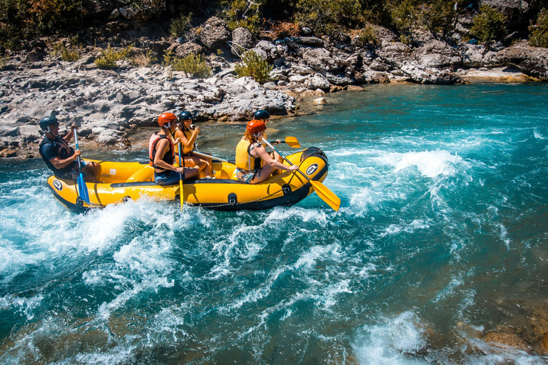 Desde Tirana/Durres/Golem: Excursión de un día de Rafting con Guía de AventuraTour privado desde Tirana o Durres