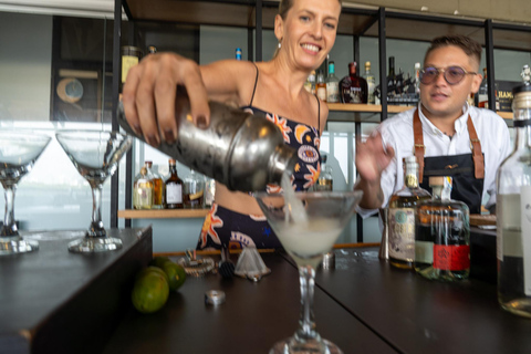 Cours de maître sur les cocktails colombiens avec un mixologueMixologie