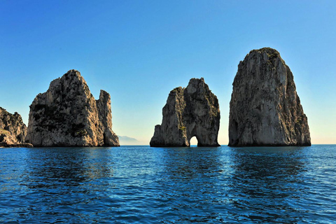 Capri: discover the island aboard a luxury boat Capri Full Day - Allure 38
