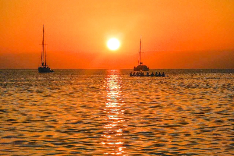 Valence: Coucher du soleil en catamaran et mousseuxValence : coucher du soleil en catamaran et mousseux