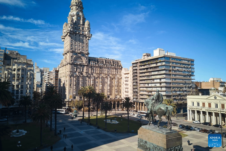 Montevideo: Guided City Sightseeing Tour with Transportation Included