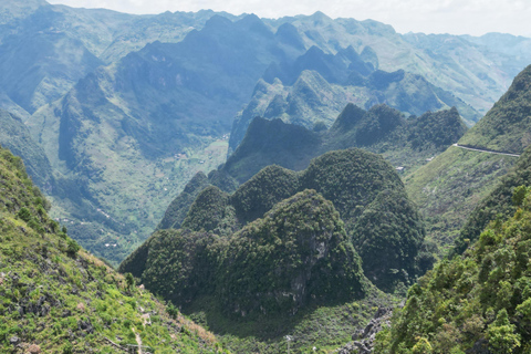 Giro di Ha Giang: Tour di 4 giorni in moto a guida autonoma - SENZA BUS