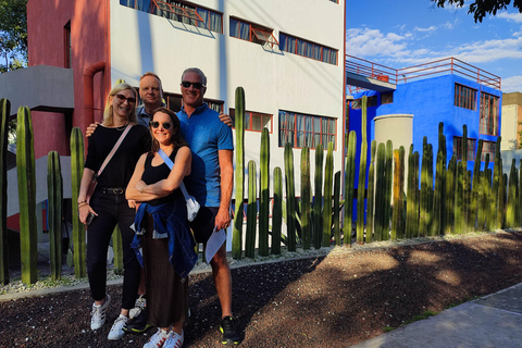 Mexico City: Private Customizable Tour with Guide & Vehicle Chapultepec Area: Castle, Anthropology museum, Polanco