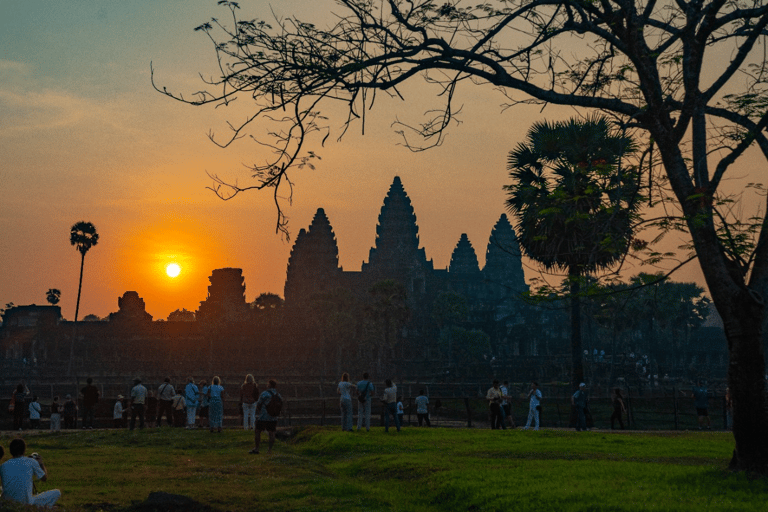 Siem Reap: Angkor Wat Sunrise Small Group