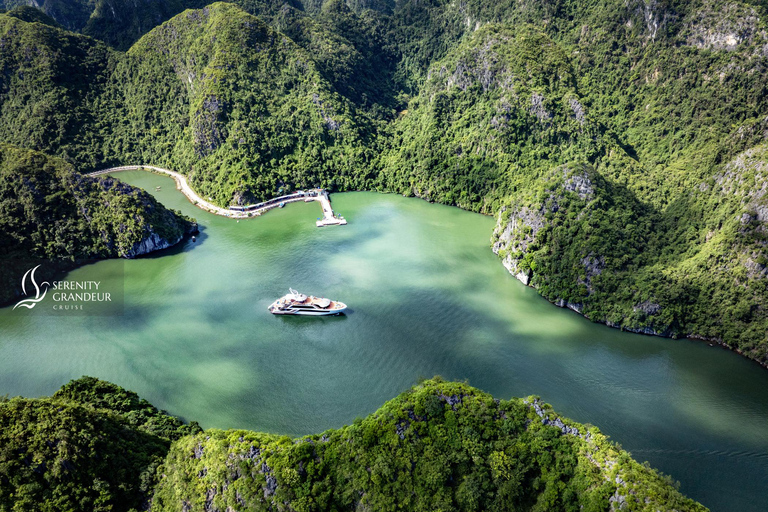 河内/卡巴兰哈湾游轮 - 皮划艇、按摩浴缸、滑水道河内/吉婆兰哈湾游船之旅：皮划艇、按摩浴缸、滑水道