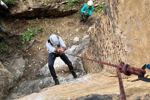 Bakú: excursión de escalada al castillo de hadas de Zagatala con acampadaBakú: Excursión al castillo encantado de Zagatala con acampada