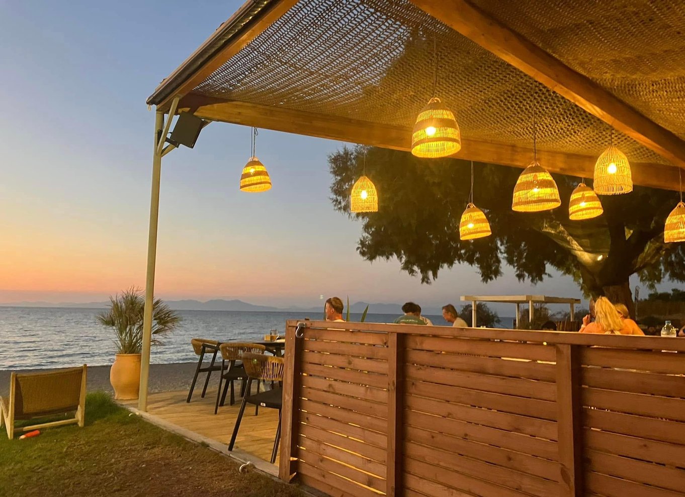 Fra Athen: Dagstur til Meteora med start kl. 9.00, stop ved havet, grotter og frokost