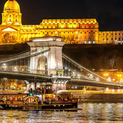 Budapest: crociera storica con drink di benvenuto