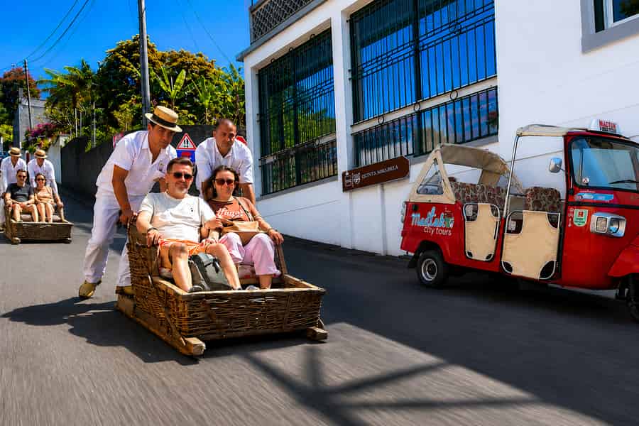 Madeira: Monte Toboggan & Altstadt-Tuk-Tour mit MadTuk. Foto: GetYourGuide Madeira: Monte Toboggan & Altstadt-Tuk-Tour mit MadTuk. Foto: GetYourGuide