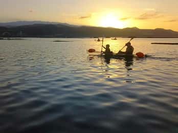 Playa de Alicante: alquiler de kayak transparente y snorkel.