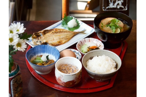 Kanazawa: Authentic Morning Breakfast & Higashi Chaya Walk
