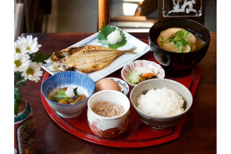 Kanazawa: Authentic Morning Breakfast & Higashi Chaya Walk