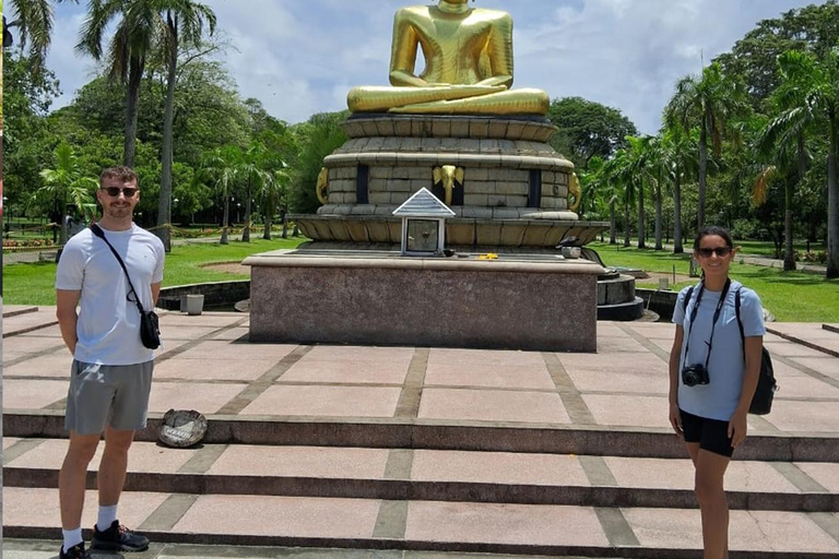 Colombo: Private Tuk Tuk City Tour with Guide 4hour Tour