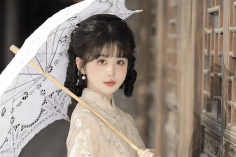 Shanghai: Qipao Photoshoot at The Bund or Yu Garden Light Luxury Photoshoot