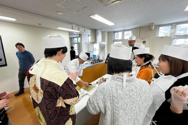 Tokyo: Sushi making workshop and be Sushi master in Tsukiji Sushi workshop