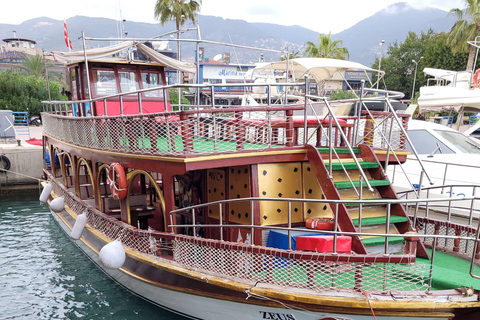 Alanya: Wine Boat with Dinner and Snacks (Adults-Only) Alanya:Adults-Only Wine Boat with Dinner and Snacks Transfer