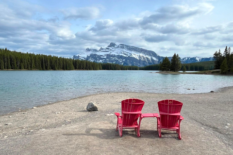 From Calgary: Moraine Lake, Lake Louise & Banff Town Tour