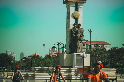 Phnom Penh: Bikes and Bites Cycling Tour