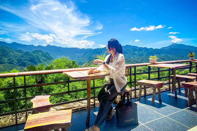 河内：乘坐豪华轿车往返蒲良从 Pu Luong 到 河内