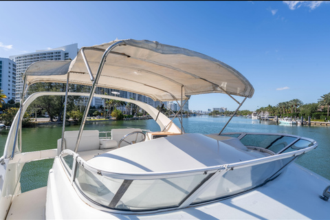 Miami: aluguer de iate privado com capitão, barco de 48 pésMiami: Aluguer de iate privado com capitão, barco de 48 pés
