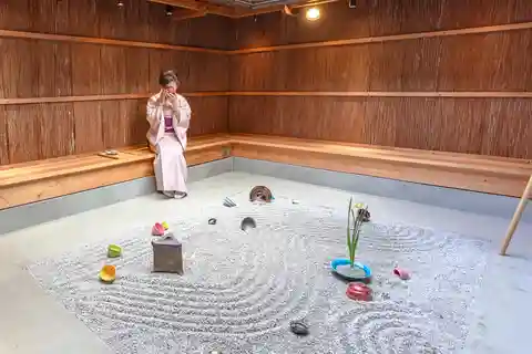 Kyoto: Crea un giardino zen e assaggia il Matcha nel negozio di ceramiche