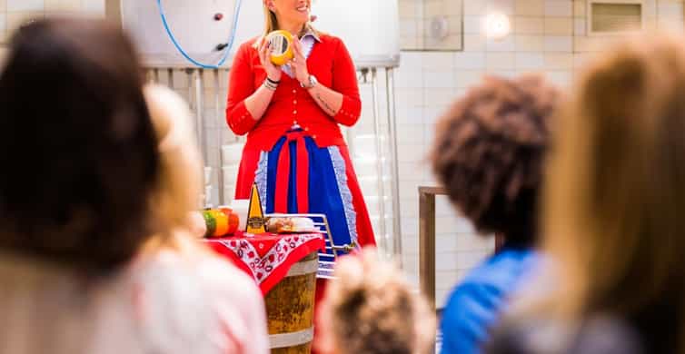 Amsterdam:Zaanse Schans, Marken, Volendam & Edam Guided Tour photo 10