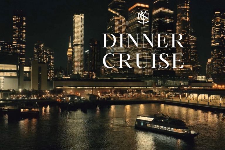 NYC : Dîner-croisière gastronomique avec musique liveTable privée à la fenêtre - Dîner à 5 plats sur le pont principal