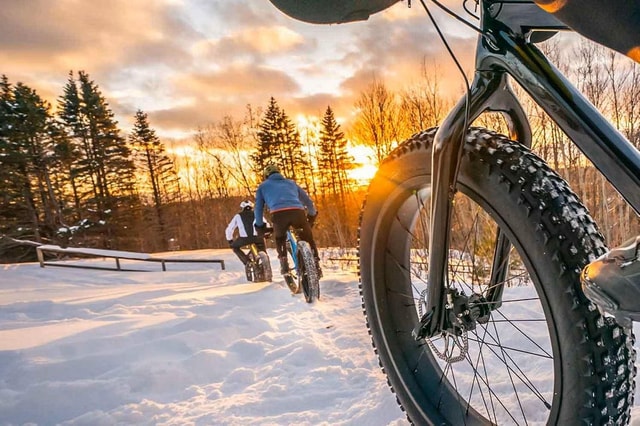 Rovaniemi: Electric Fatbike Rental with Helmet