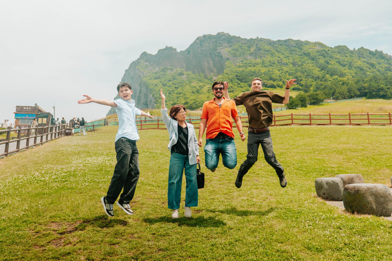 Jeju East: Cherry Blossom Tour & Women Divers Show