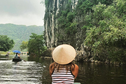 Ha Noi: Ninh Binh Wycieczka 1-dniowa/ Hoa Lu &amp; Tam Coc/ Pełna obsługaFriendly Travel: Hoa Lu i Tam Coc - 1-dniowa wycieczka z lunchem,