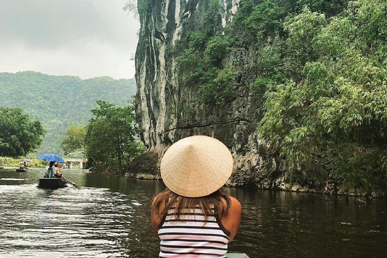 Ha Noi: Ninh Binh Wycieczka 1-dniowa/ Hoa Lu &amp; Tam Coc/ Pełna obsługaFriendly Travel: Hoa Lu i Tam Coc - 1-dniowa wycieczka z lunchem,