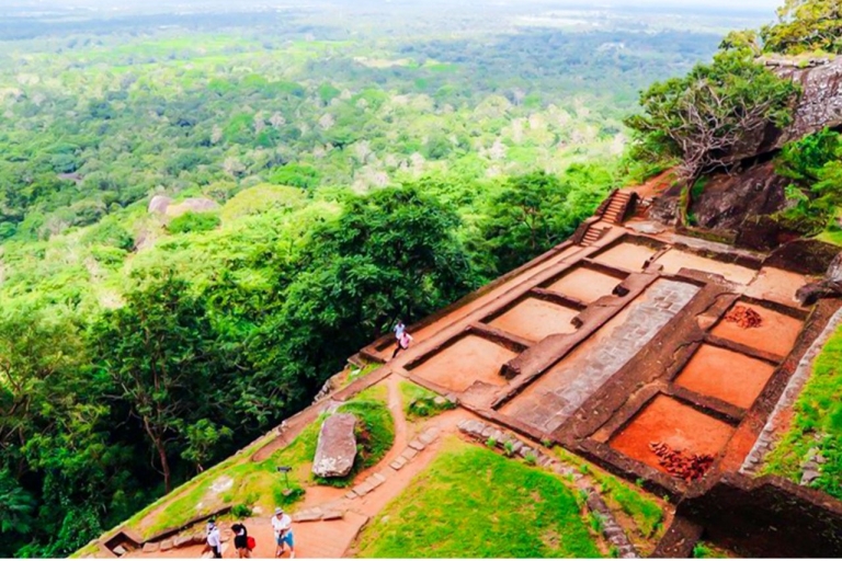 Fom Dambulla: Sigiriya Rock & Ancient City of Polonnaruwa
