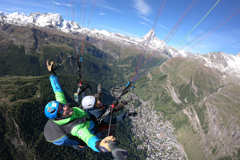 Zermatt : Vol en parapente avec vue sur le Cervin