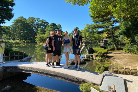 Kanazawa: 6-Hour Private Guided Tour & Kimono Experience