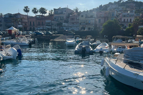 Catania: Sunset Boat Excursion to Acitrezza + Dolphin Watching