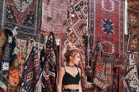 Delhi: Custom Shopping Tour With Private Female Guide