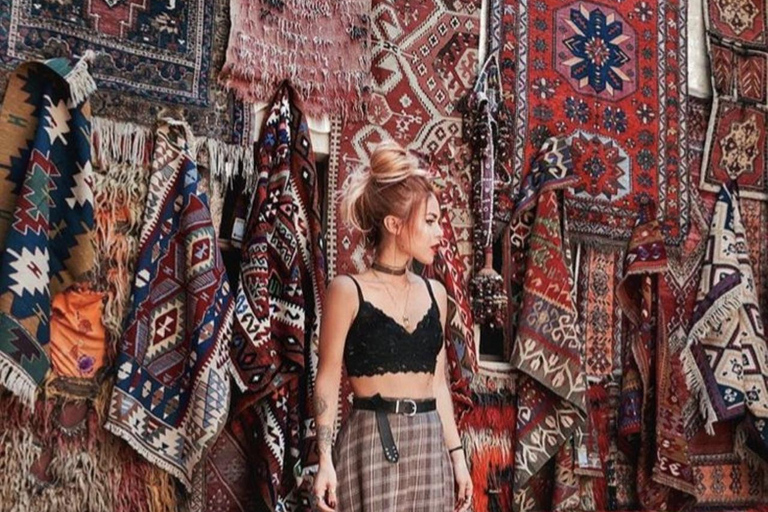 Delhi: Custom Shopping Tour With Private Female Guide