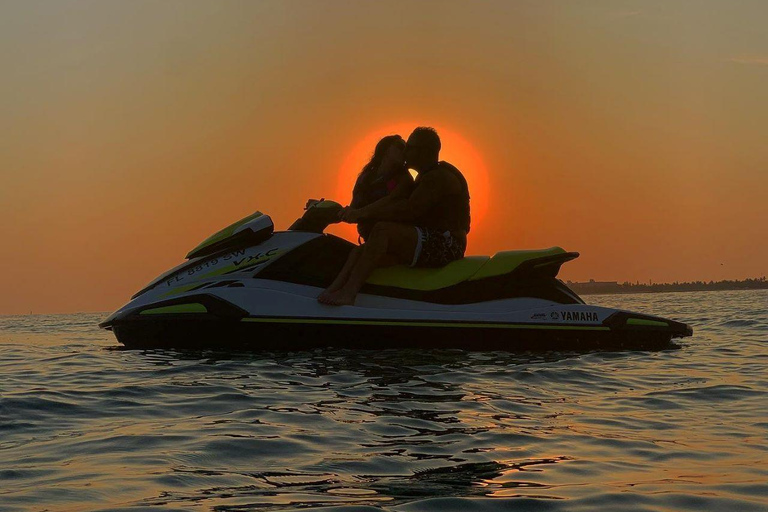 Zanzibar: Aventura de Jetski Tandem com o pôr do sol na praia de Kendwa
