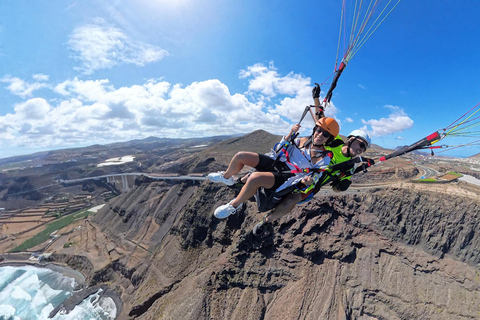 Gran Canaria: Paragliding Flight with Tapas & Pickup