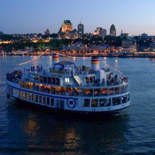 Québec City: Evening Cruise with Live Entertainment