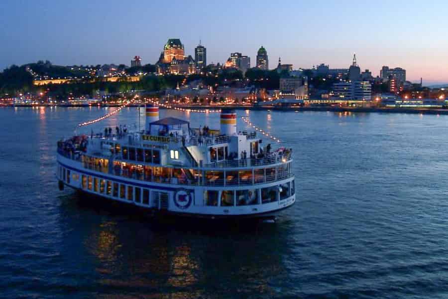 Québec City: Abendliche Cocktail-Kreuzfahrt mit Live-DJ. Foto: GetYourGuide