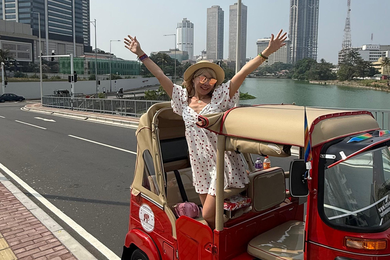 Colombo: Private Tuk-Tuk City Tour with Meal and Guide