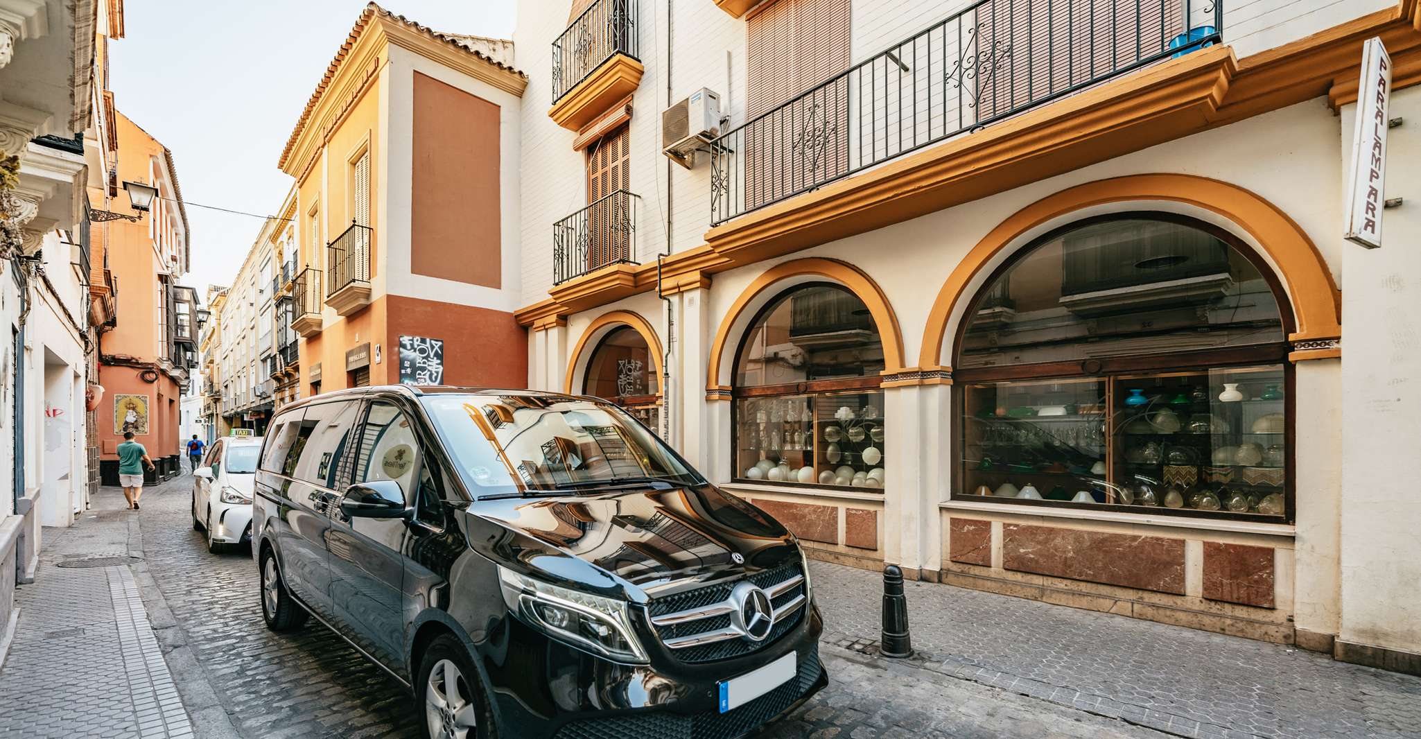 Sevilla, Privater 1-Weg Flughafen oder Bahnhof Transfer - Hizvo