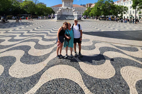 Visit of Lisbon in French. Small group (10 max)! Follow me! Visite Goupe privée de Lisbonne!