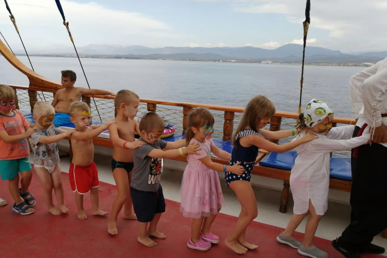Side: Dolphin Island Boat Trip with Lunch and Swim Stops Dolphin Island Boat Trip with Meeting Point