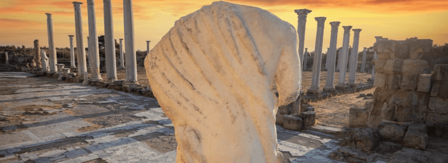 Depuis le nord de Chypre : Visite sur les fantômes, Famagusta