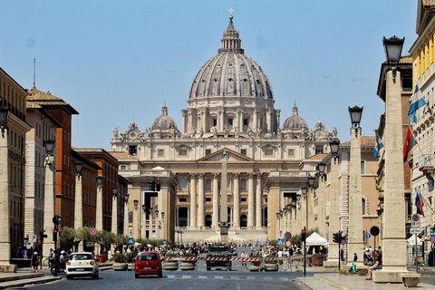 Rome: Papal Audience Guided Tour with Reserved Access