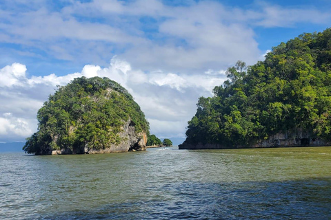 Puerto Plata: Samana, Bacardi Island, and Los Haitises Tour