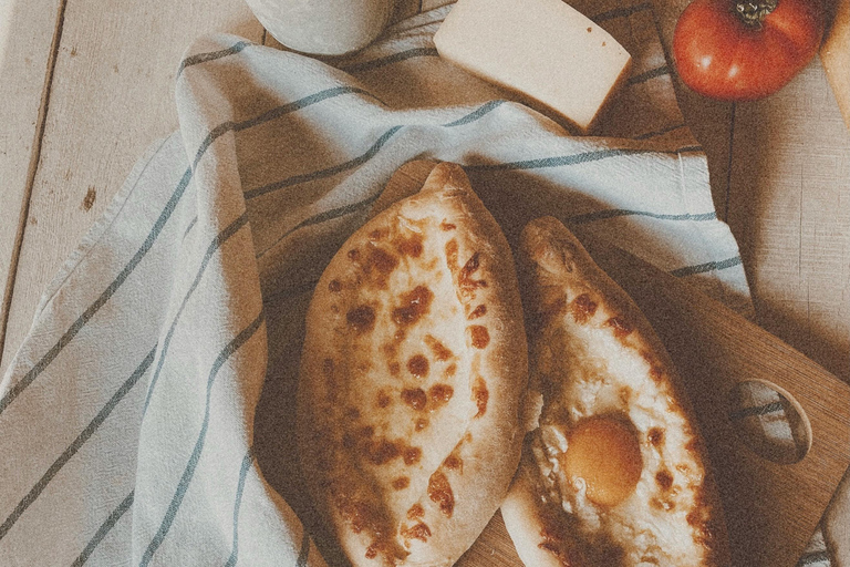 درس خاتشابوري الأجارستاني - تعلم وطهّ واكلدرس طهي جورجيا مع عشاء وعرض رقص