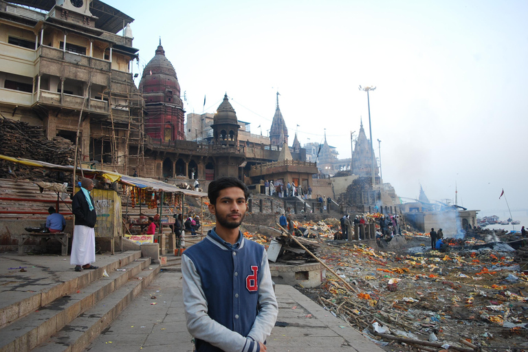 Varanasi Dagtour - Varen, Wandelen, Yoga Tempel, WorstelenVaranasi-dagtocht